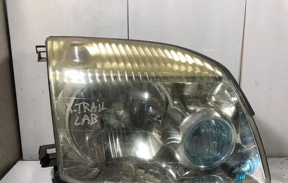 Nissan X-Trail T30 Headlight/headlamp 1669