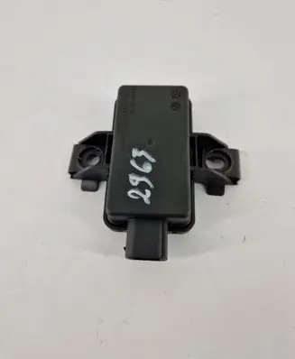 Mercedes-Benz CLA C117 X117 W117 Tire pressure control unit A0009003704