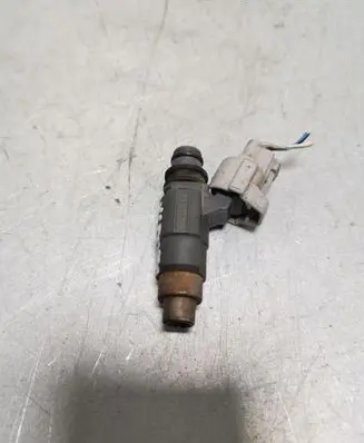 Suzuki Grand Vitara I Fuel injector 770013F