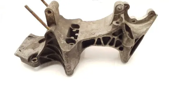 Chevrolet Epica Generator/alternator bracket 
