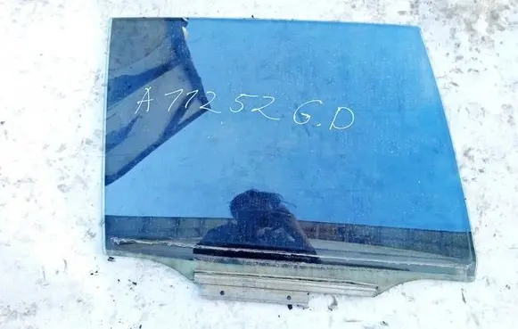 Toyota RAV 4 (XA30) Rear door window glass AS2