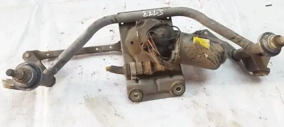 Front wiper linkage and motor
