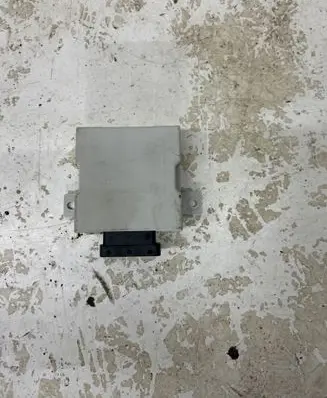 Toyota Avensis T250 Window wiper relay 150696