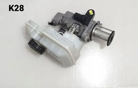Volkswagen PASSAT B8 Master brake cylinder 5Q1614105BL