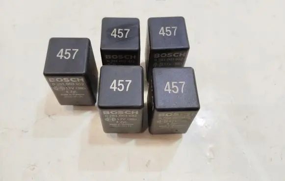 Audi A6 S6 C6 4F Glow plug pre-heat relay 038907281B