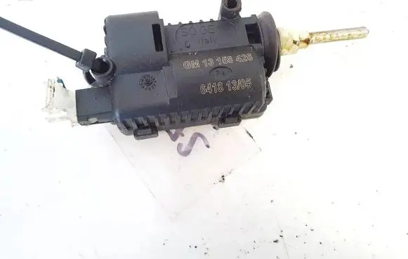 Opel Astra H Central locking motor 13158426