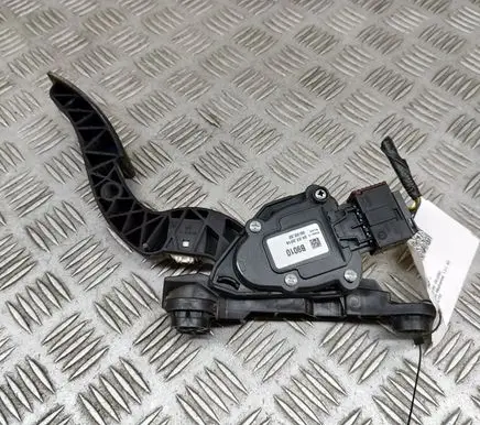 Hyundai i20 (GB IB) Accelerator throttle pedal 32700B9010