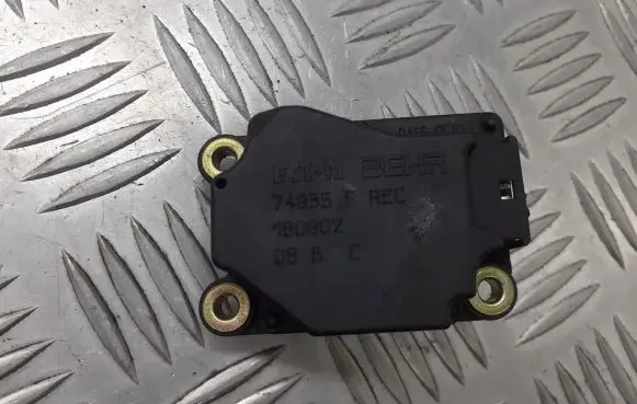 Volvo S80 A/C air flow flap actuator/motor 74935
