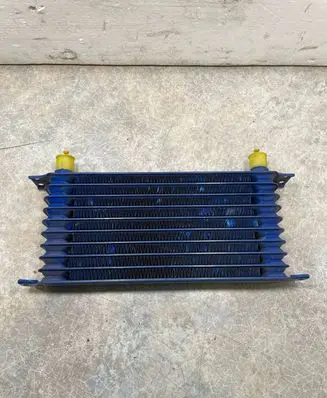 Engine oil radiator