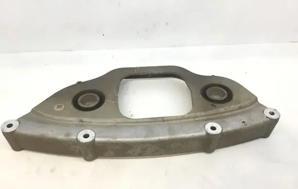 Mercedes-Benz C AMG W205 Rear differential/diff mount bracket A2053522301