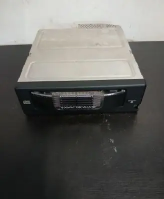 BMW 5 E60 E61 CD/DVD changer 6956939 020469 600651069733