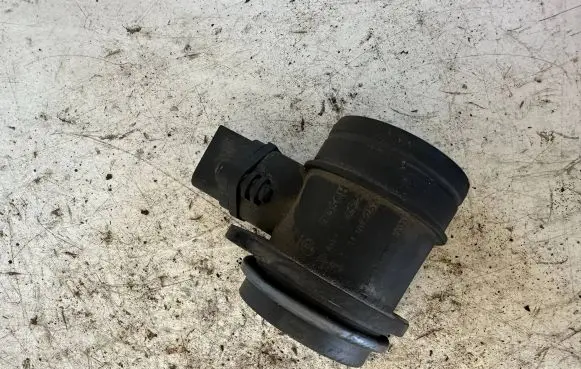 Skoda Octavia Mk1 (1U) Mass air flow meter 0281002757