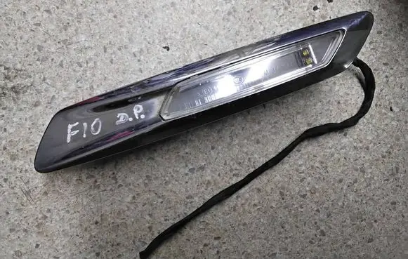 BMW 5 F10 F11 Front fender indicator light 7154168