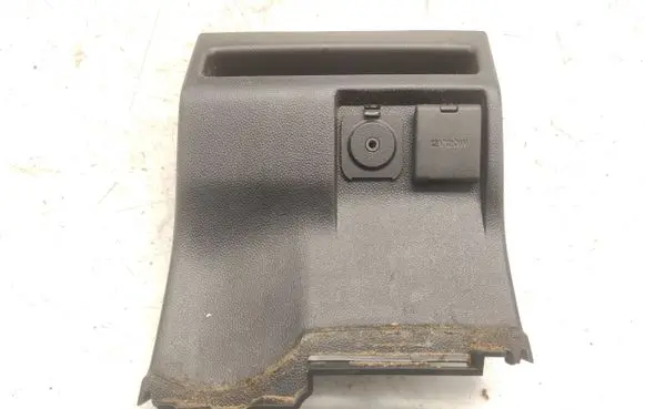 Mazda 5 AUX in-socket connector CD8464362 K4366