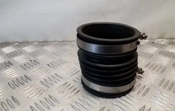 Jeep Grand Cherokee (WK) Air intake hose/pipe 