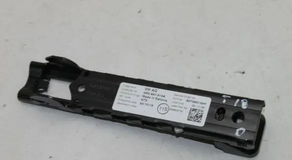 Volkswagen Tiguan Seat belt height adjuster 4M0 857 819 A