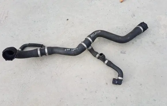 BMW X3 E83 Engine coolant pipe/hose 7552000