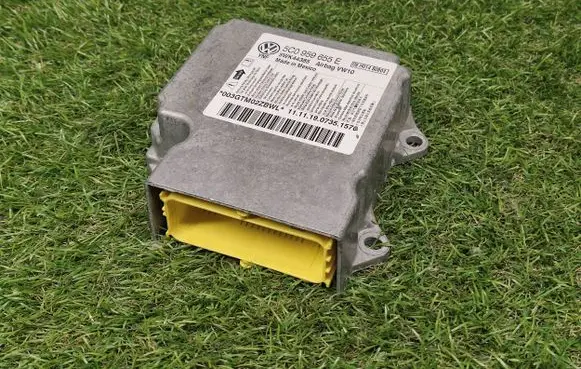 Volkswagen Jetta VI Airbag control unit/module 5C0959655E 5WK44385