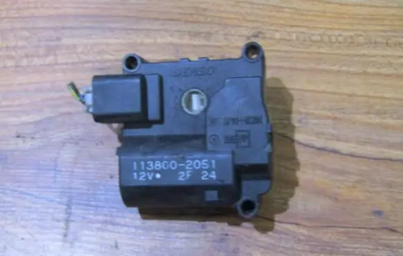 Toyota Corolla Verso E121 Air flap motor/actuator 1138002051 113800-2051