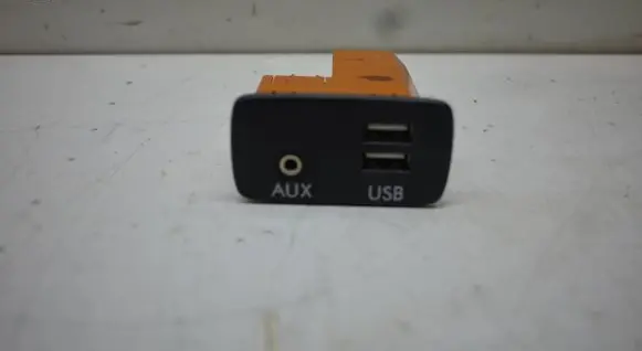 Subaru Outback (BS) USB socket connector 86257AL00A
