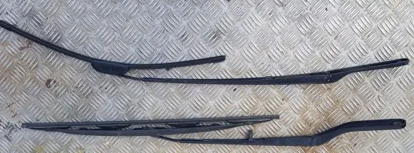 BMW X5 E53 Front wiper blade arm
