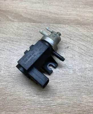 Volkswagen Golf IV Turbo solenoid valve 1J0906627A 72290325