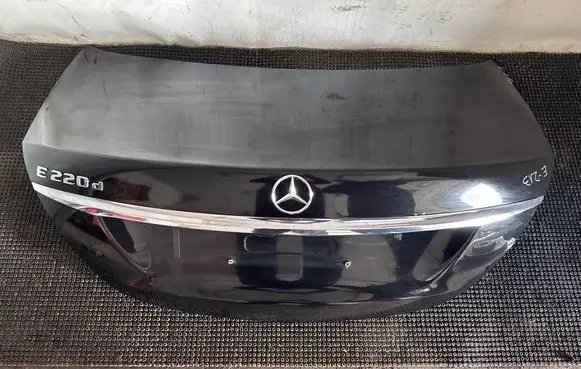 Mercedes-Benz E W213 Tailgate/trunk/boot lid 197