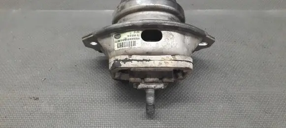 Land Rover Discovery 4 - LR4 Engine mount vacuum valve 