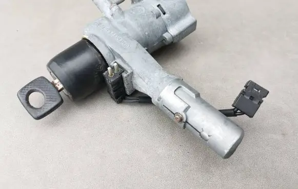 Mercedes-Benz E W124 Ignition lock