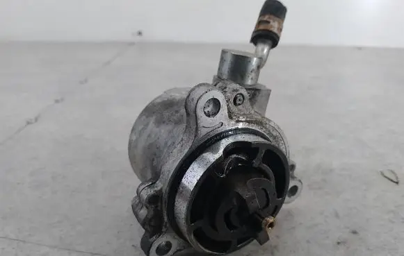 Mazda 6 Vacuum pump RF7J18G00