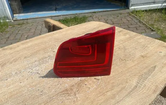 Volkswagen Tiguan Rear/tail lights 5N0945094G