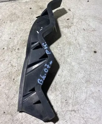 Volkswagen PASSAT B6 Front bumper mounting bracket