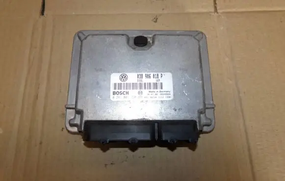 Volkswagen PASSAT B5 Engine control unit/module 0281001720