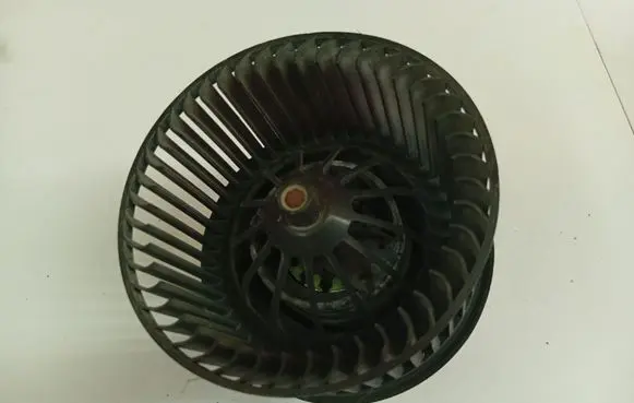 Ford Focus Heater fan/blower 3M5H18456EC