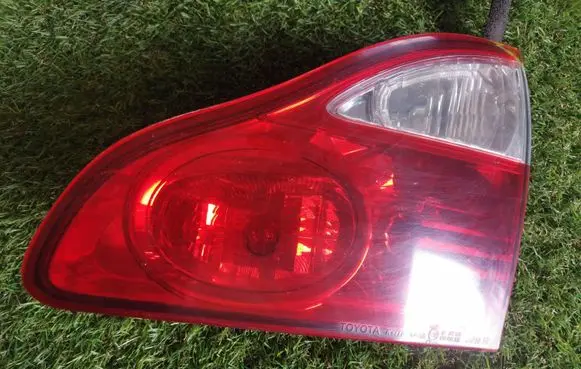 Toyota Avensis Verso Tailgate rear/tail lights