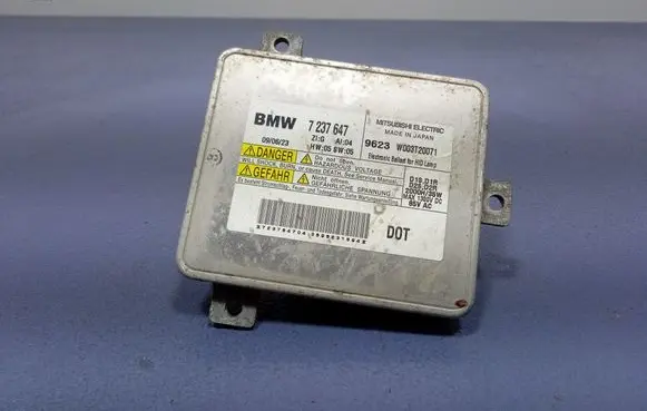 BMW X1 E84 Voltage converter/converter module 7237647