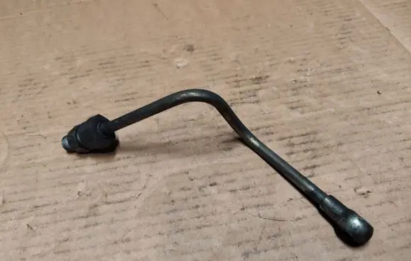 Jeep Cherokee III KJ Fuel injector supply line/pipe 