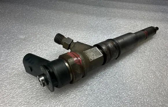 BMW 5 E60 E61 Fuel injector 7793836 0445110216