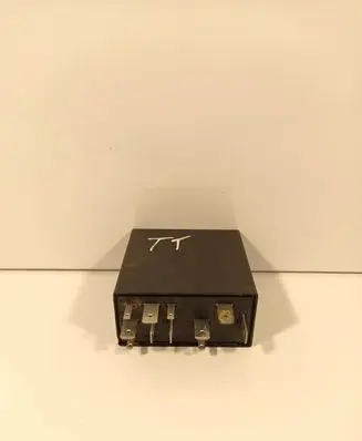 Audi TT Mk1 Window wiper interval relay 4B0955531A B290102 5WK10430A