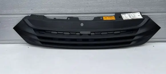 Iveco Daily 6th gen Front bumper upper radiator grill 5802075842 5802025116 5802025144