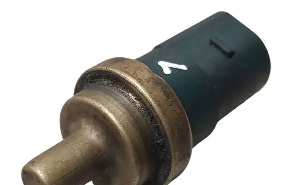 Volkswagen Golf IV Coolant temperature sensor 