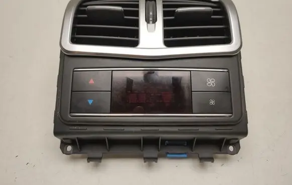 Mercedes-Benz CLS C218 X218 Dashboard air vent grill cover trim A2188300454