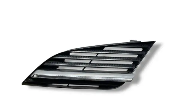 Nissan Primera Front bumper upper radiator grill 62330AU300