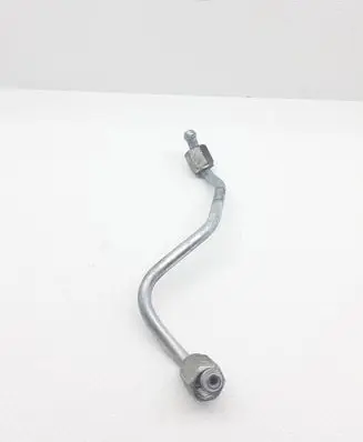 Toyota Avensis T270 Fuel injector supply line/pipe 