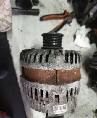 Renault Trafic III (X82) Generator/alternator 231009096R