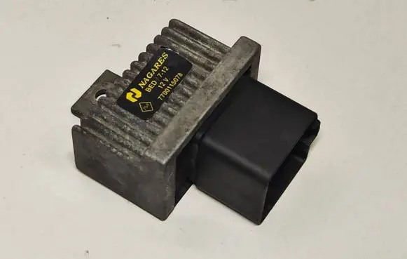 Renault Laguna II Glow plug pre-heat relay 7700115078
