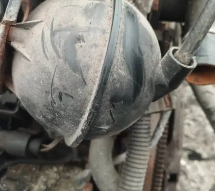 Volkswagen Golf IV Vacuum air tank 