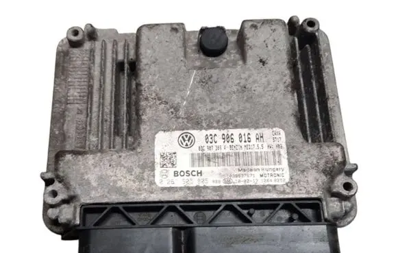 Volkswagen Golf VI Engine control unit/module 03C906016AH 03C907309A 0261S05805
