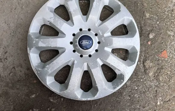 Ford Ka R15 wheel hub/cap/trim 51793240