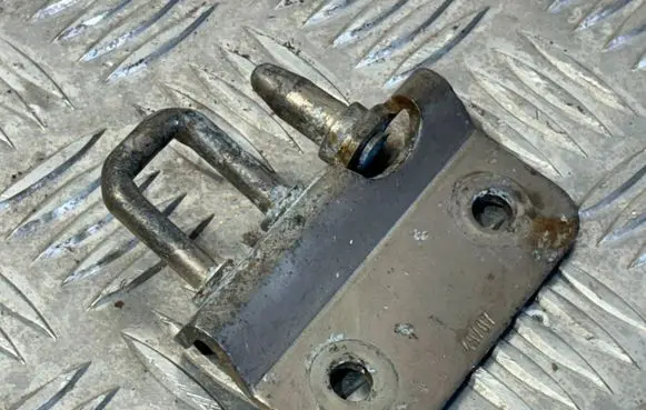 Mercedes-Benz Sprinter W906 Loading door lock loop/hook striker A9067400032 ZGS006 AUBR0